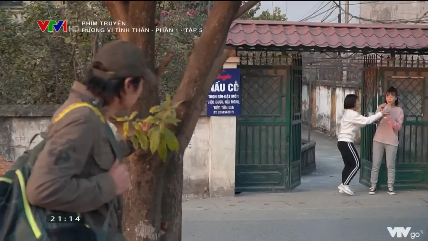 Hương vị tình thân tập 5: Ông Sinh đau đớn nhìn Phương Nam từ xa, Khánh Thy tìm cách lấy lòng mẹ Hoàng Long - Ảnh 1