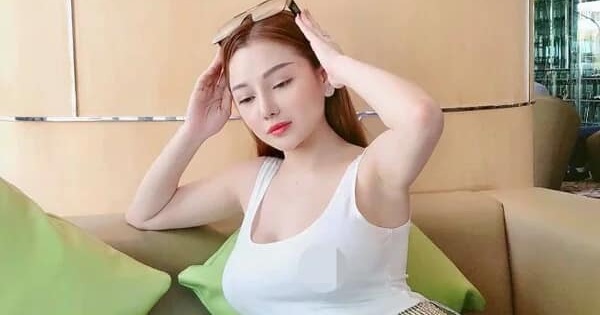 Debut làm ca sĩ, Mon 2K tung ảnh “đâu thua gì Ngọc Trinh, Chi Pu