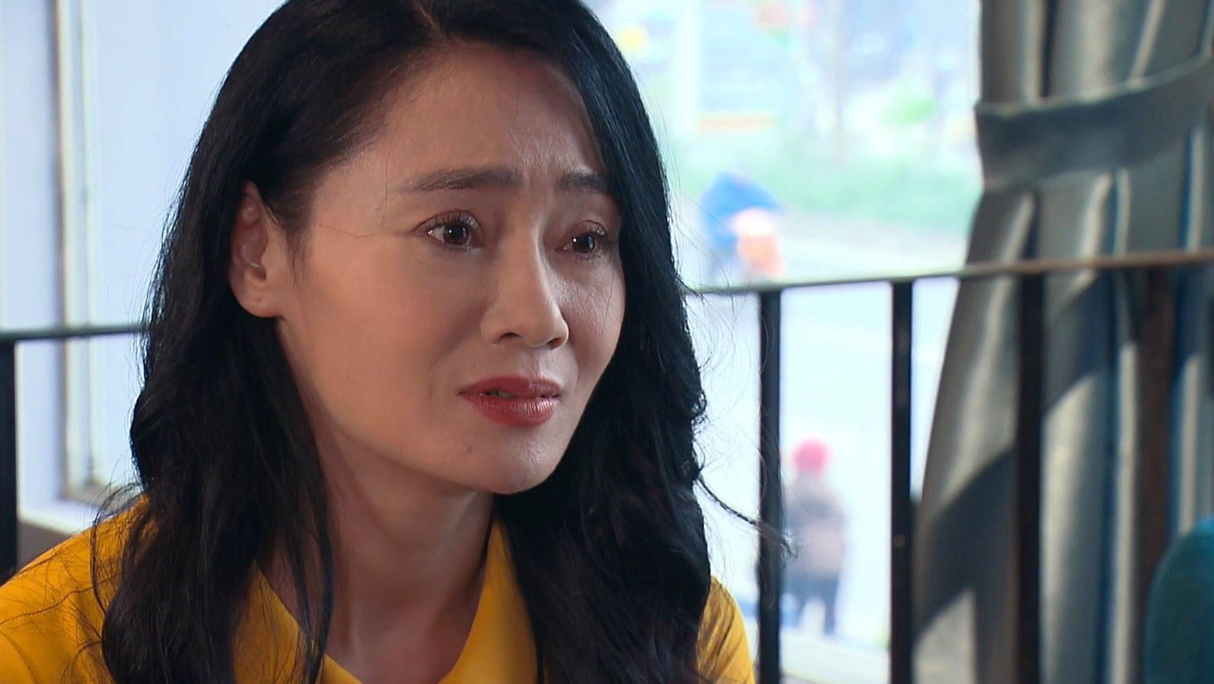 Bà Xuân thay đổi hoàn toàn thái độ với Phương Nam sau khi biết cô vì cứu con trai mình mà không màng tới tính mạng.