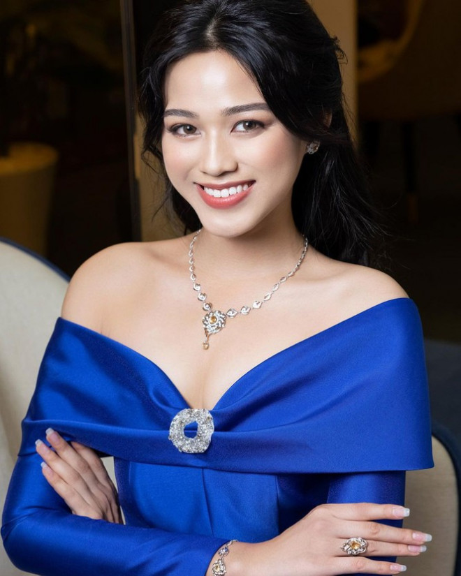 Nhan sắc lúc mới đăng quang của Hoa hậu Việt Nam 2020.