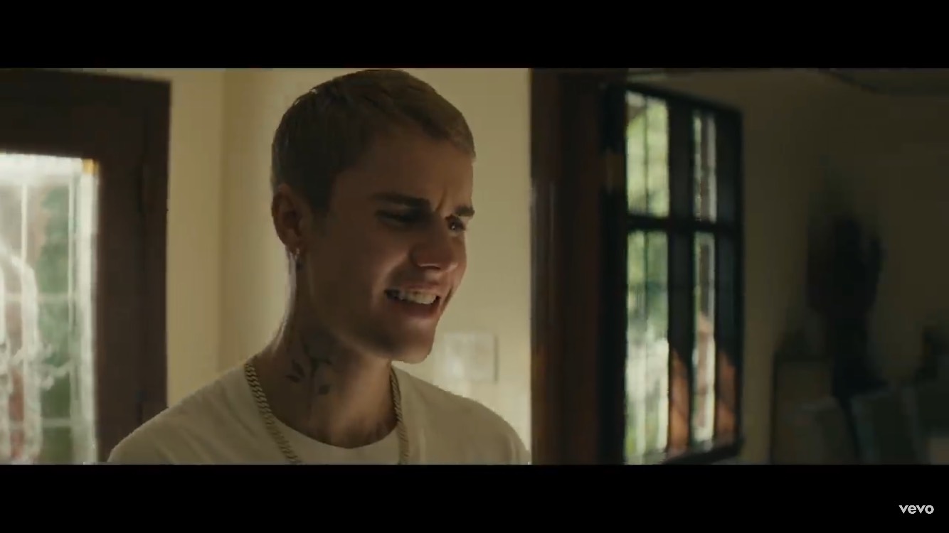 Justin Bieber ra MV mới, fan cảm thán 'Lâu lắm rồi mới thấy Justin đẹp trai thế này' - Ảnh 2