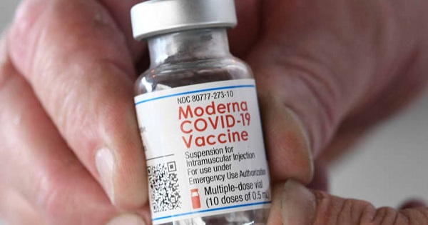 Sau Pfizer, Mỹ sắp cấp phép vaccine Moderna cho trẻ 12 - 17 tuổi