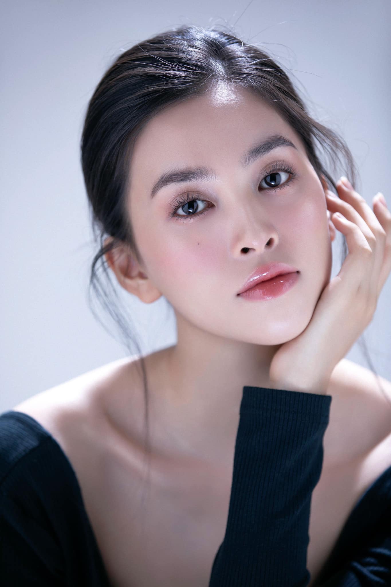 'Bà trùm Hoa hậu' Phạm Kim Dung: Tiểu Vy có gương mặt đẹp hoàn hảo, chẳng kém cạnh Song Hye Kyo - Ảnh 2