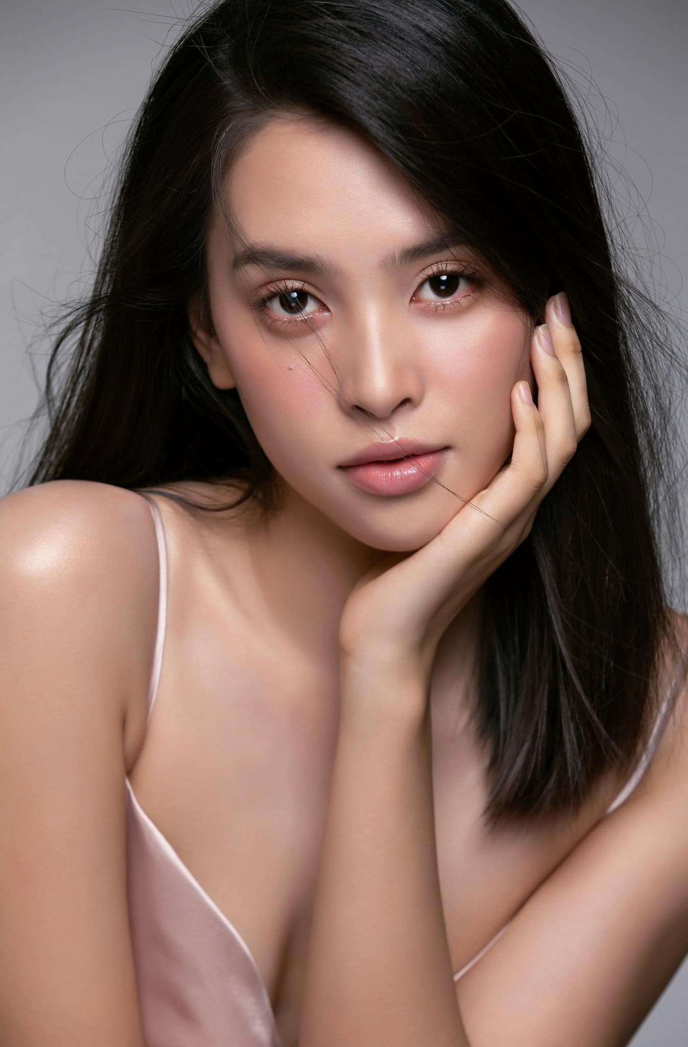 'Bà trùm Hoa hậu' Phạm Kim Dung: Tiểu Vy có gương mặt đẹp hoàn hảo, chẳng kém cạnh Song Hye Kyo - Ảnh 5