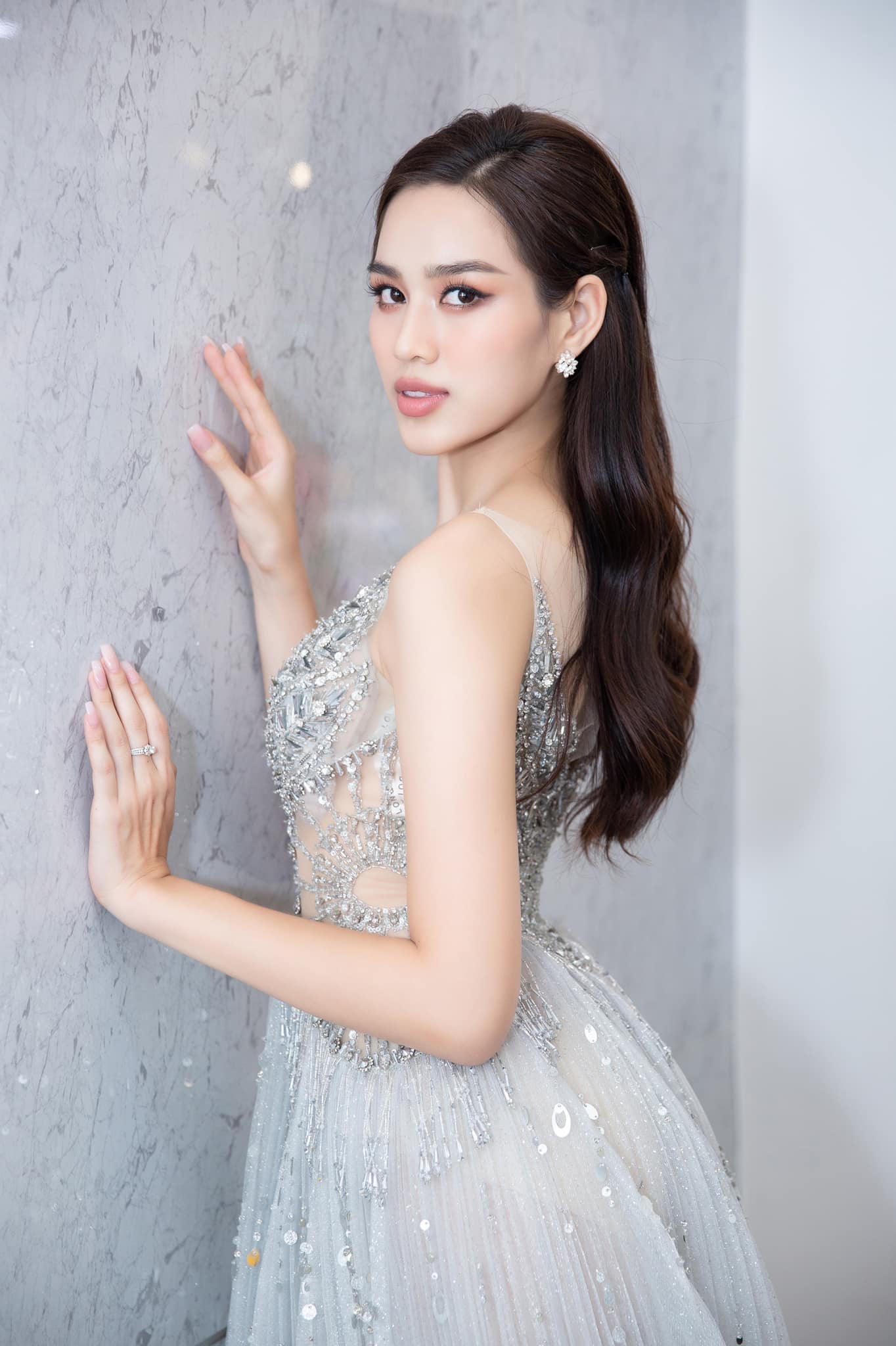 Đỗ Thị Hà là ai? Hoa hậu Việt Nam 2020 xuất thân nông dân, chân dài 1m11 - Ảnh 9