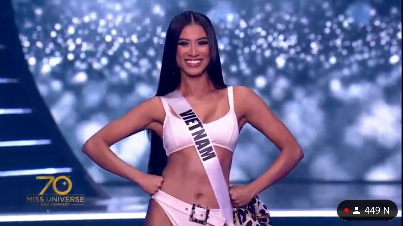 Kim Duyên đi cuối vẫn nổi bật trong phần thi bikini tại Bán kết Miss Universe 2021 - Ảnh 1