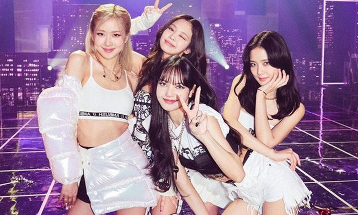 4 cô gái nhà YG Entertainment cũng có một năm hoạt động tích cực.