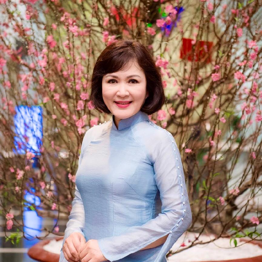 Bà Nhung 'Thương ngày nắng về' ngoài đời: Mỹ nhân Hà thành U60 vẫn kiêu sa, lộng lẫy - Ảnh 8