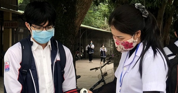 Một địa phương thi chọn học sinh giỏi bằng hình thức trắc nghiệm 100%