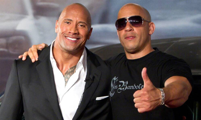 Dwayne “The Rock” Johnson nổi tiếng với vai Luke Hobbs, Vin Diesel vai Dominic Toretto. Cả hai bắt đầu xảy ra mâu thuẫn từ khoảng năm 2016.