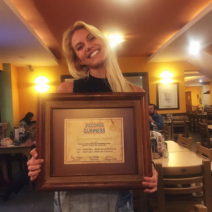 Nhà hàng Karne Garibaldi, Mexico nhận kỉ lục nhà hàng phục vụ nhanh nhất thế giới.