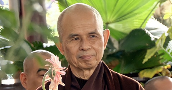 Thiền sư Thích Nhất Hạnh từng dạy cách yêu, cách để giữ gìn một tình yêu lâu dài