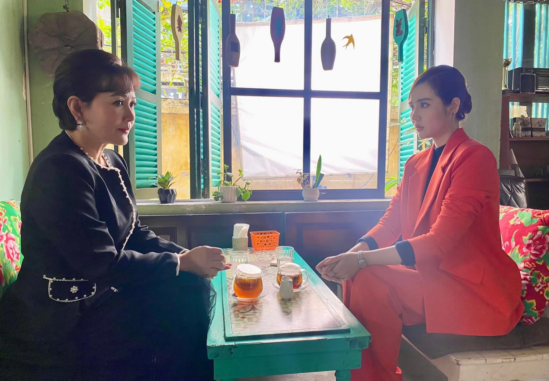 Thương ngày nắng về phần 2: Bà Yến gặp lại con gái và bà Nga sao lại căng thẳng thế này? - Ảnh 1