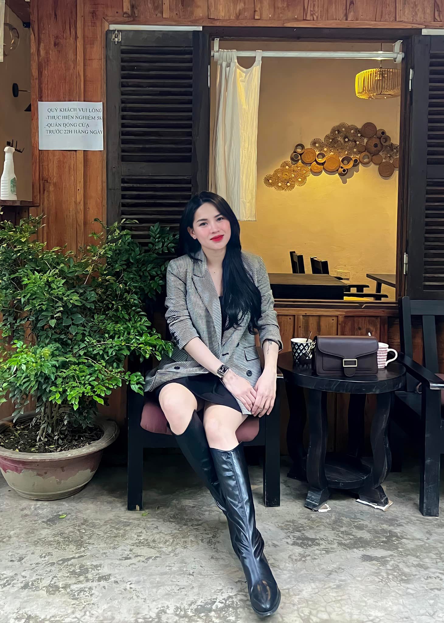 Võ Hà Linh là ai? 'Idol Tóp Tóp', beauty blogger khiến hội reviewer mỹ phẩm dè chừng - Ảnh 5