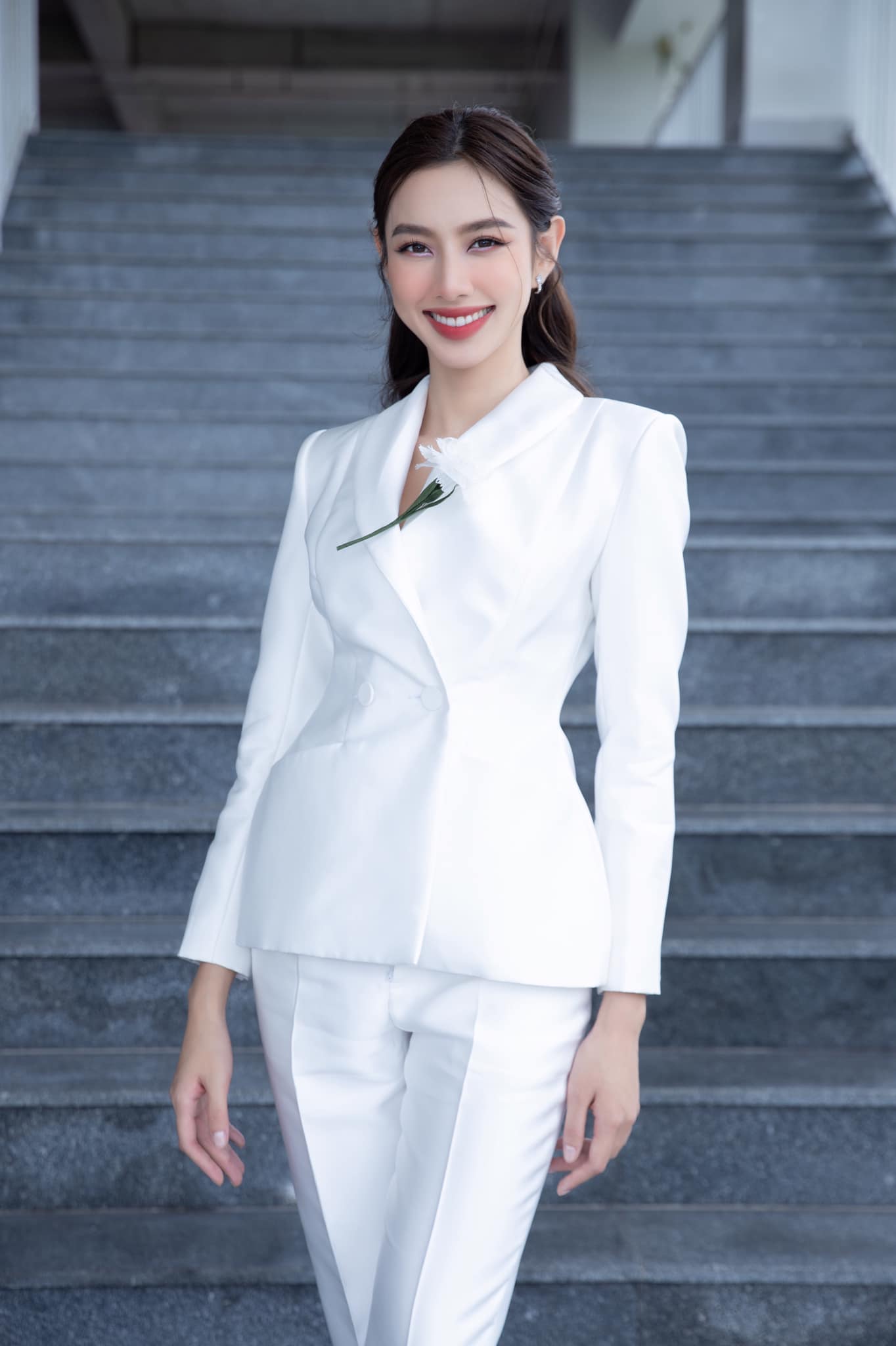 Hoa hậu Thùy Tiên nhận kết quả dương tính với Covid-19 sau khi đáp sân bay Thái Lan - Ảnh 2