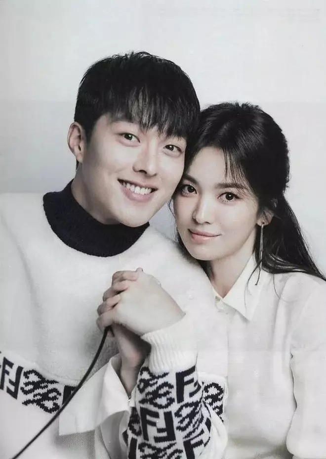 Song Hye Kyo và Jang Ki Yong lại tiếp tục lộ hint 'phim giả tình thật' - Ảnh 2