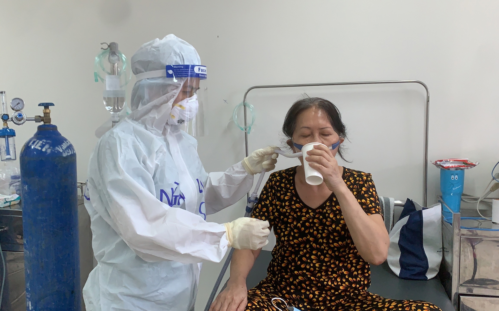 Bác sĩ bệnh viện Đại học Y Hà Nội trả lời câu hỏi hậu Covid-19 kéo dài trong bao lâu - Ảnh 1