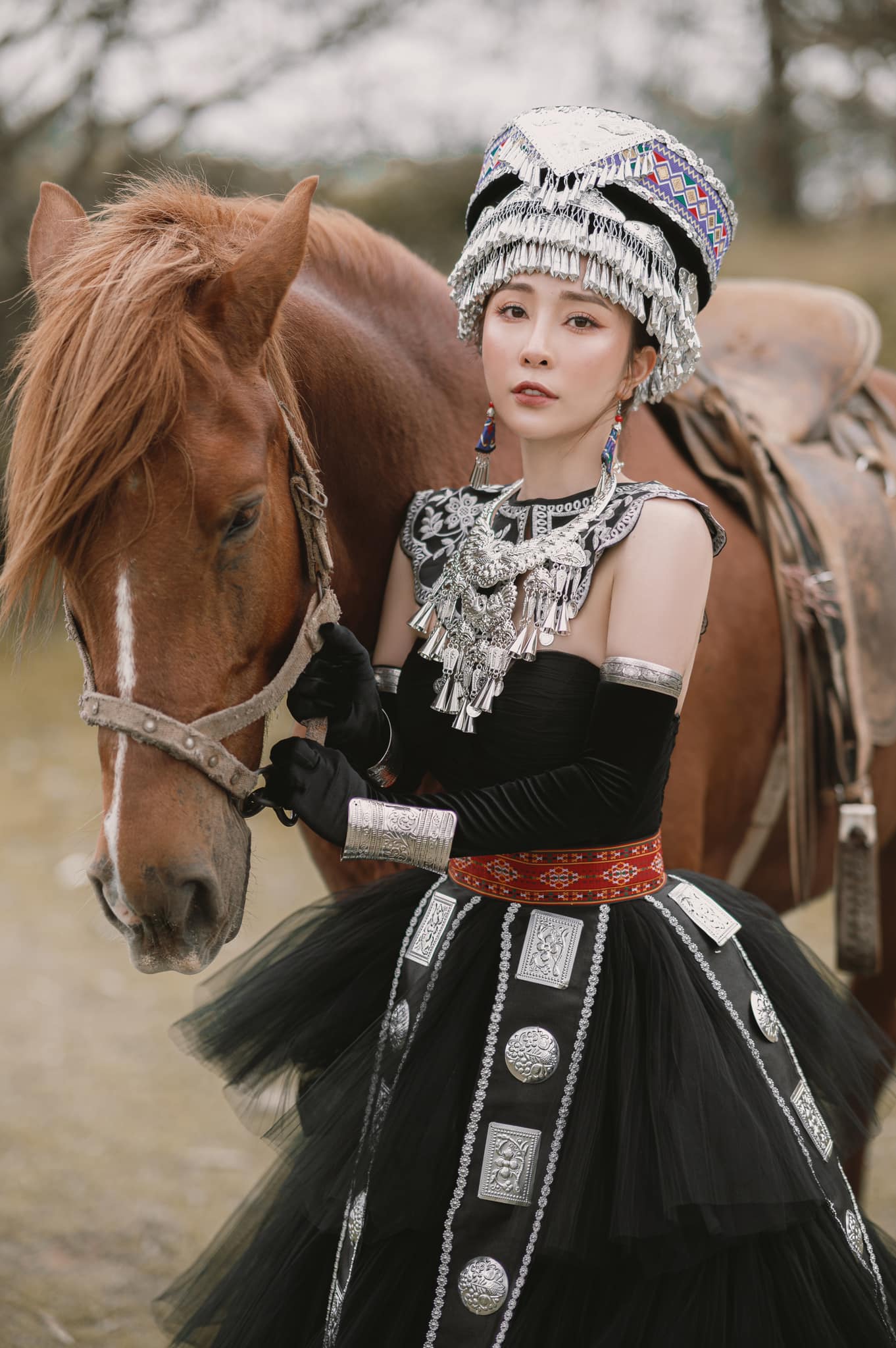 'Cá sấu chúa' Quỳnh Nga hóa công chúa Mông Cổ, cưỡi ngựa bắn cung đẹp như phim cổ trang Hoa ngữ - Ảnh 5
