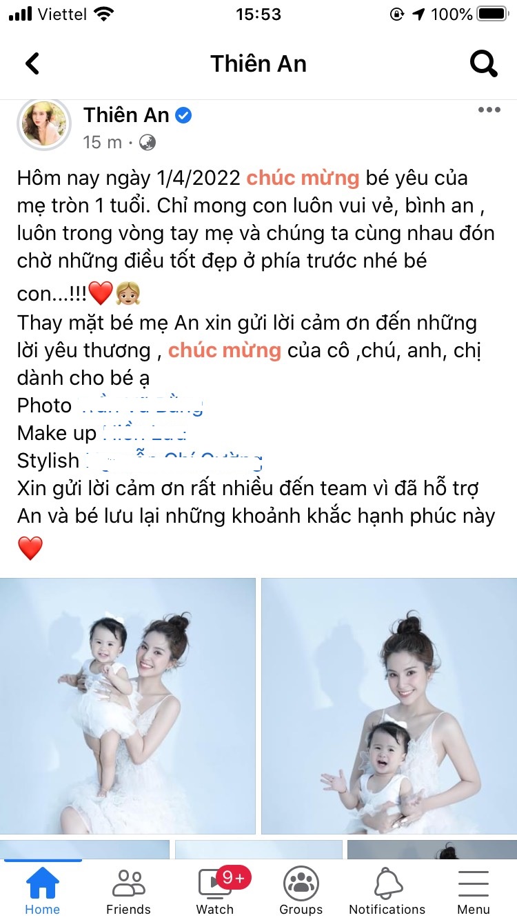 Con gái Jack cười tươi, giống bố như lột trong bộ ảnh kỉ niệm sinh nhật một tuổi mà Thiên An đăng - Ảnh 1