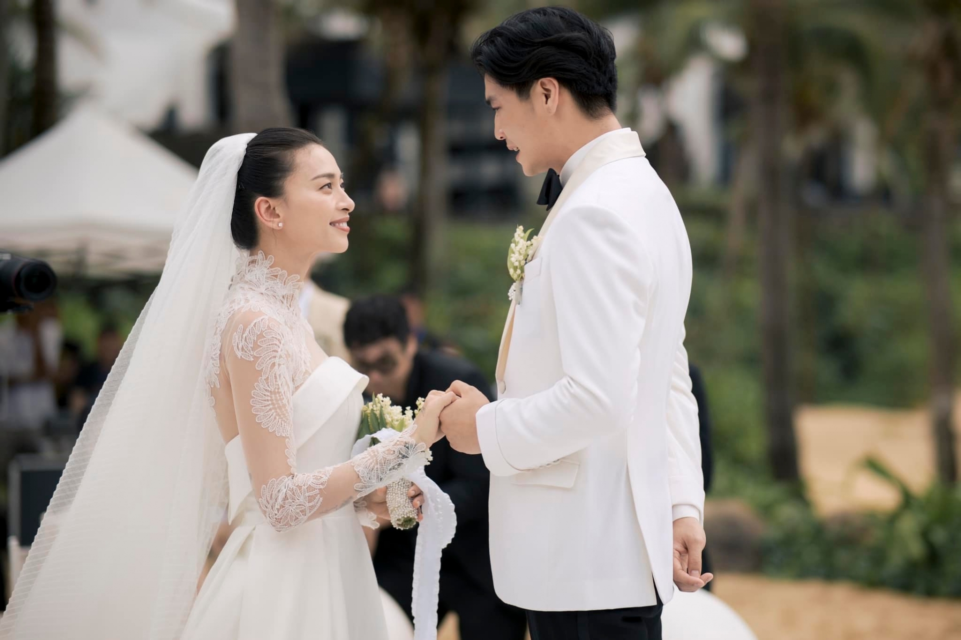 Danh tính người nhận được hoa cưới tại đám cưới Ngô Thanh Vân - Huy Trần - Ảnh 3