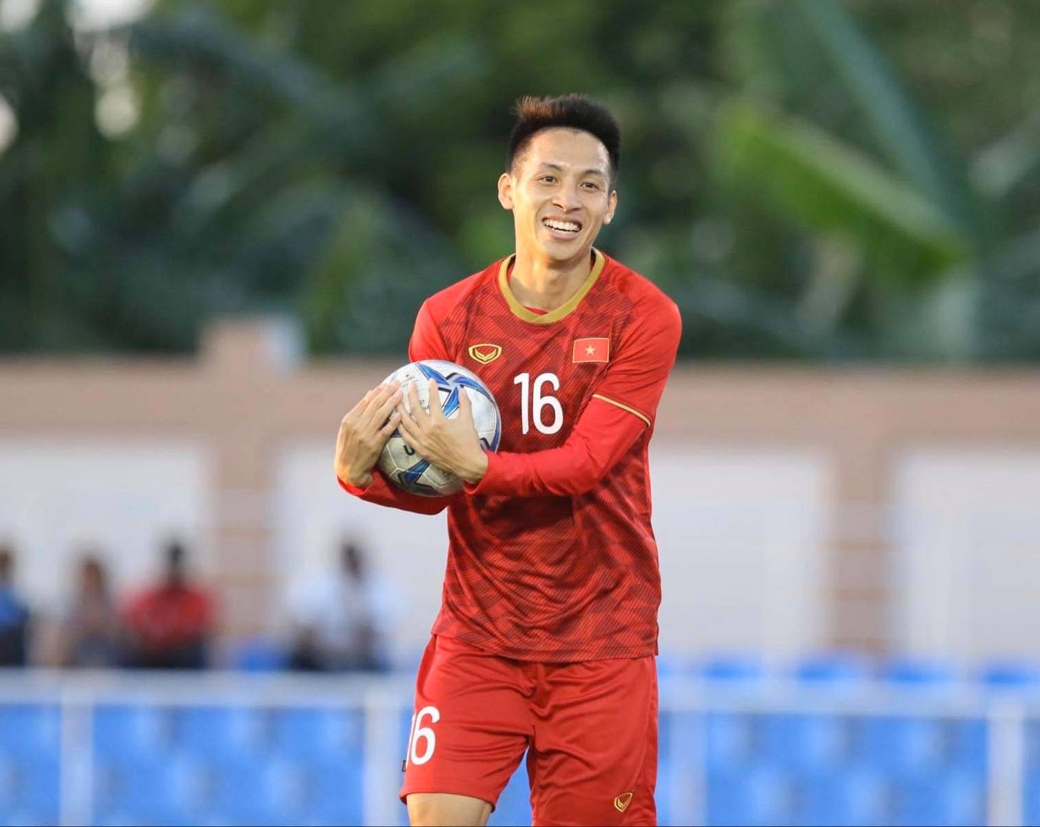 Tiểu sử cầu thủ Đỗ Hùng Dũng - đội trưởng tuyển U23 Việt Nam - Ảnh 2