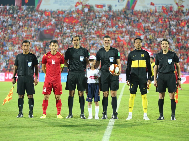 Cậu bé may mắn của U23 Việt Nam trong trận bán kết bóng đá nam SEA Games 31 là ai? - Ảnh 1