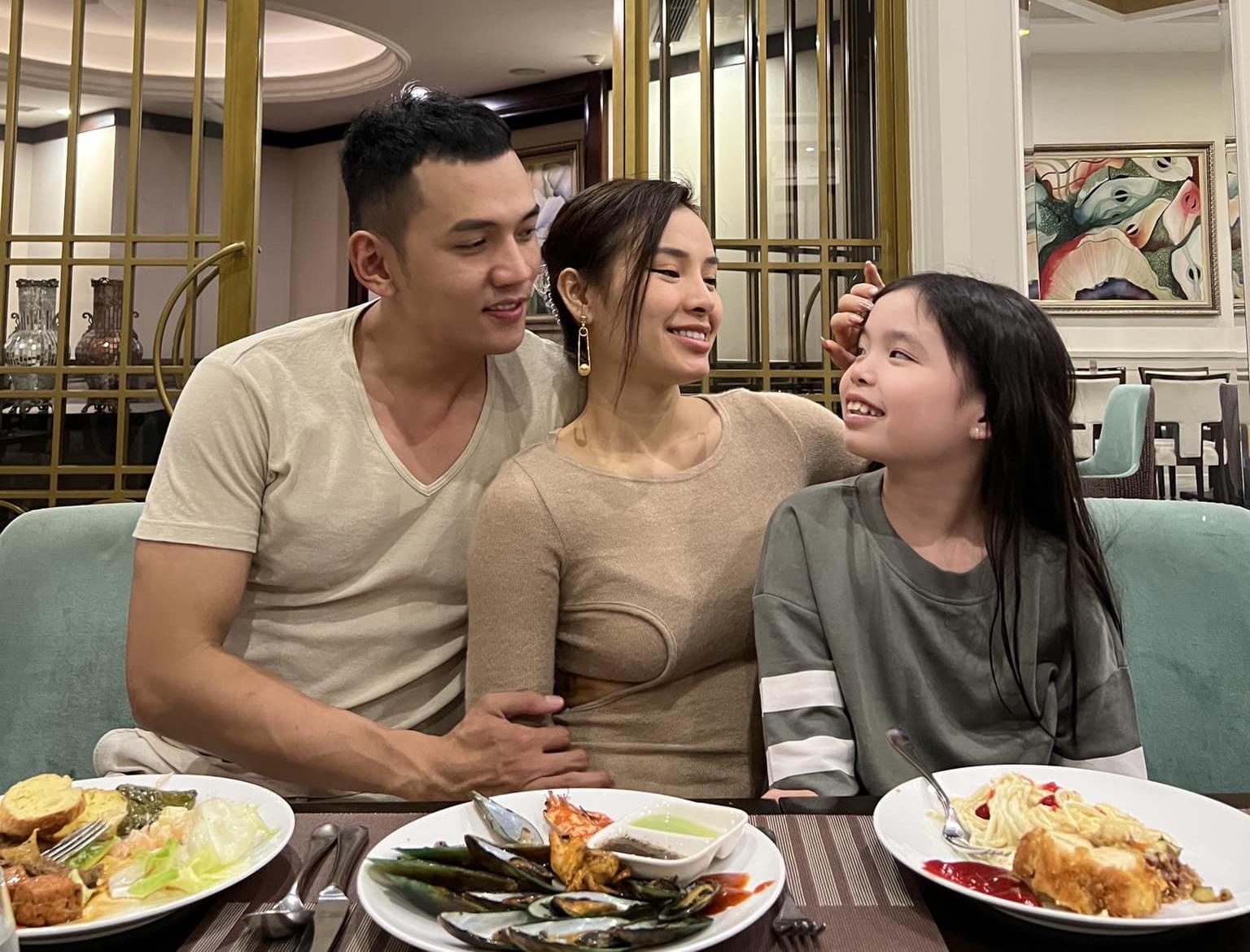 Phương Trinh Jolie dùng vỏ sò che chắn vòng một, netizen phán: 