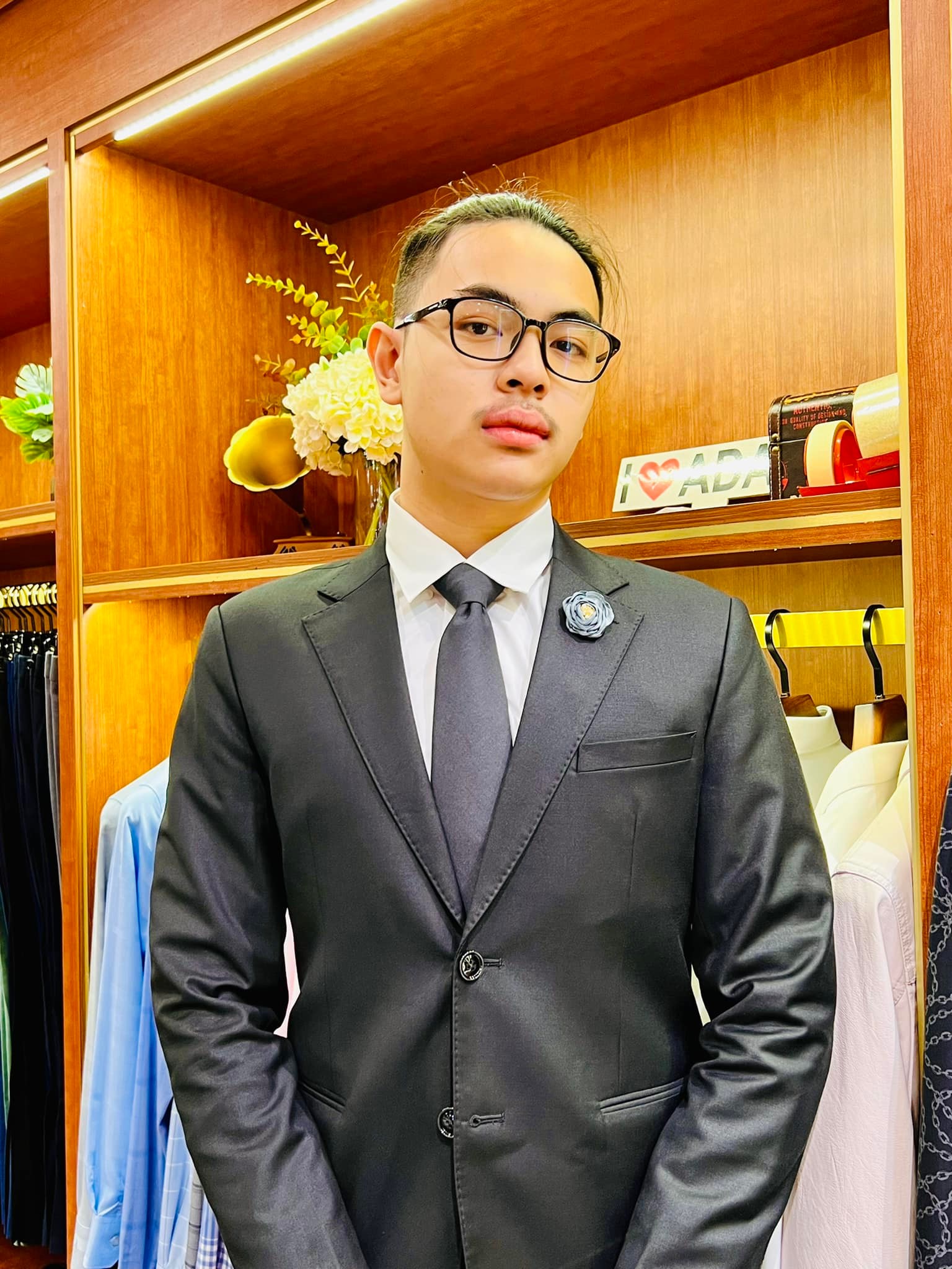 Đăng hình con trai lớn, Cát Phượng ngậm ngùi: 