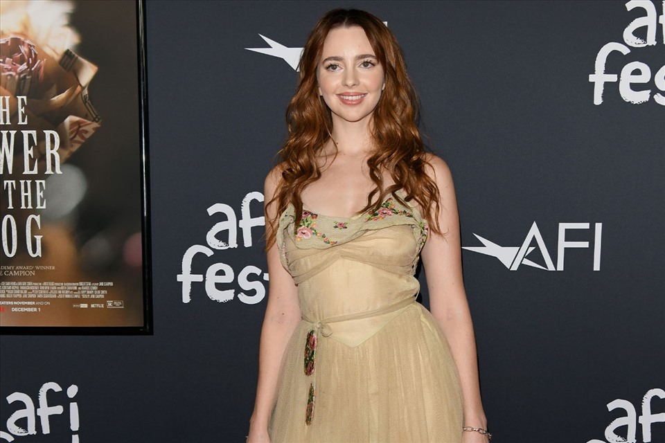 Khoe cận nhan sắc Natasha Bassett - bạn gái kém 23 tuổi của Elon Musk - Ảnh 3