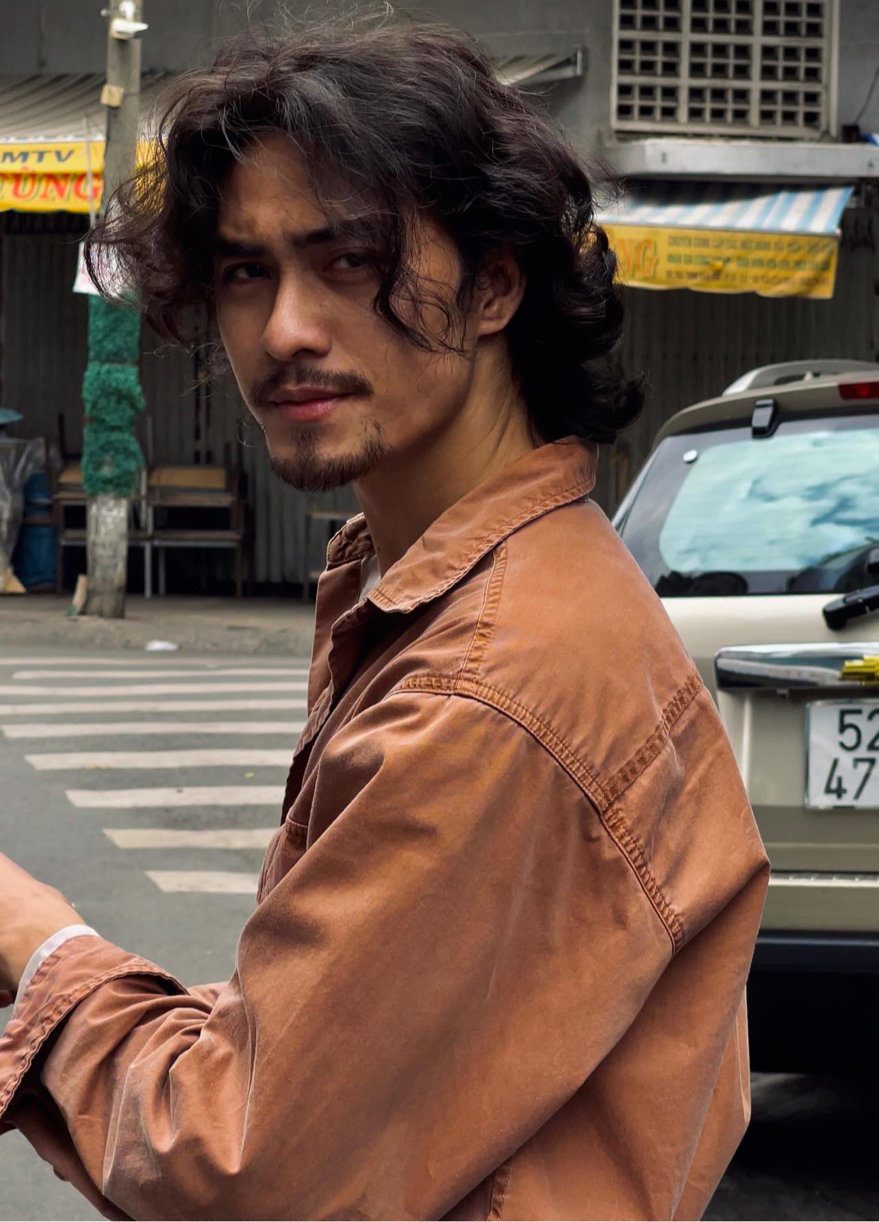 Doãn Chí Kiên là ai? Tình trẻ kém gần 20 trong MV của Phương Thanh - Ảnh 3