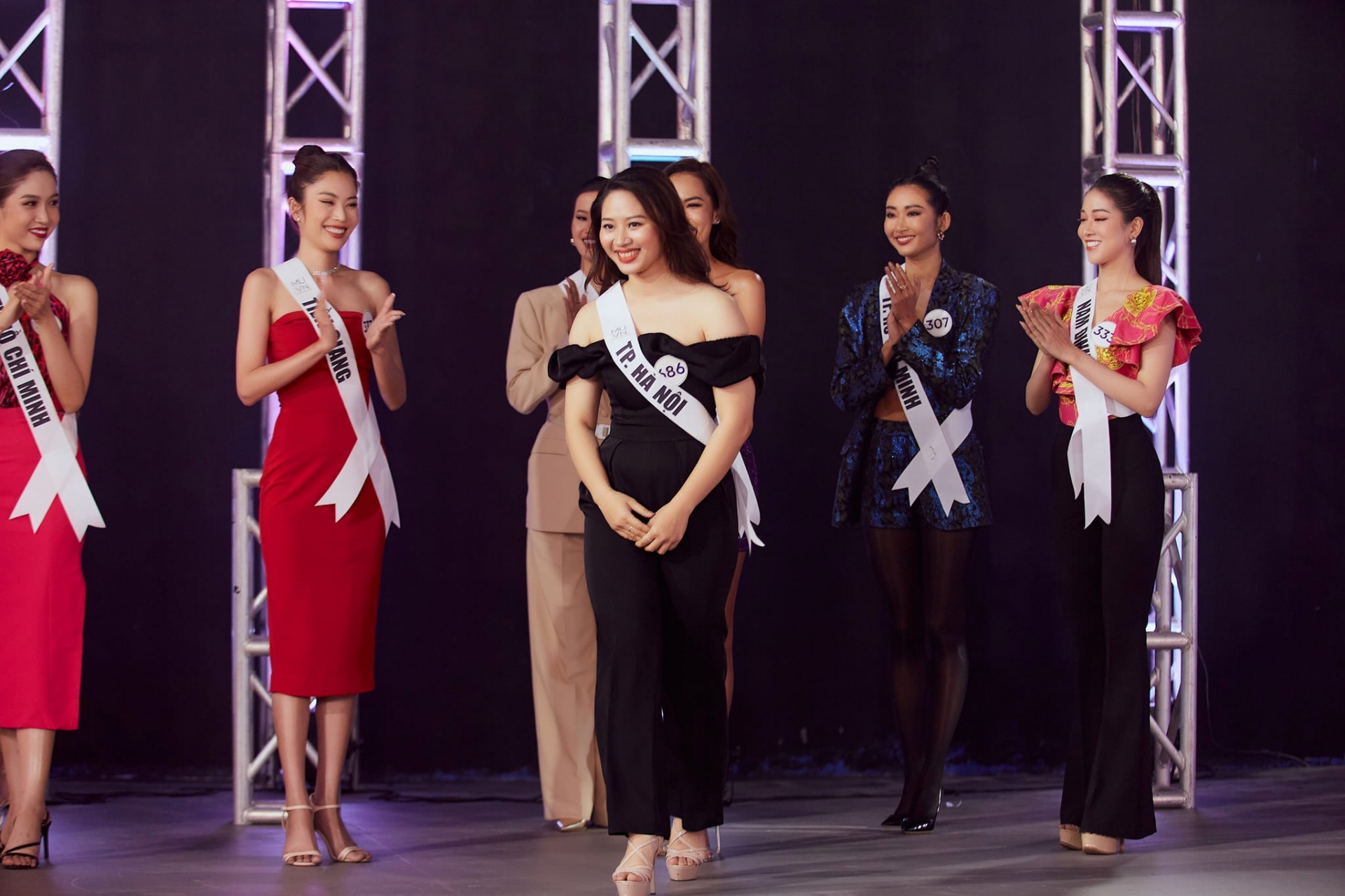 Thí sinh có vòng ba gần 100cm tại Hoa hậu Hoàn vũ Việt Nam 2022 - Ảnh 1