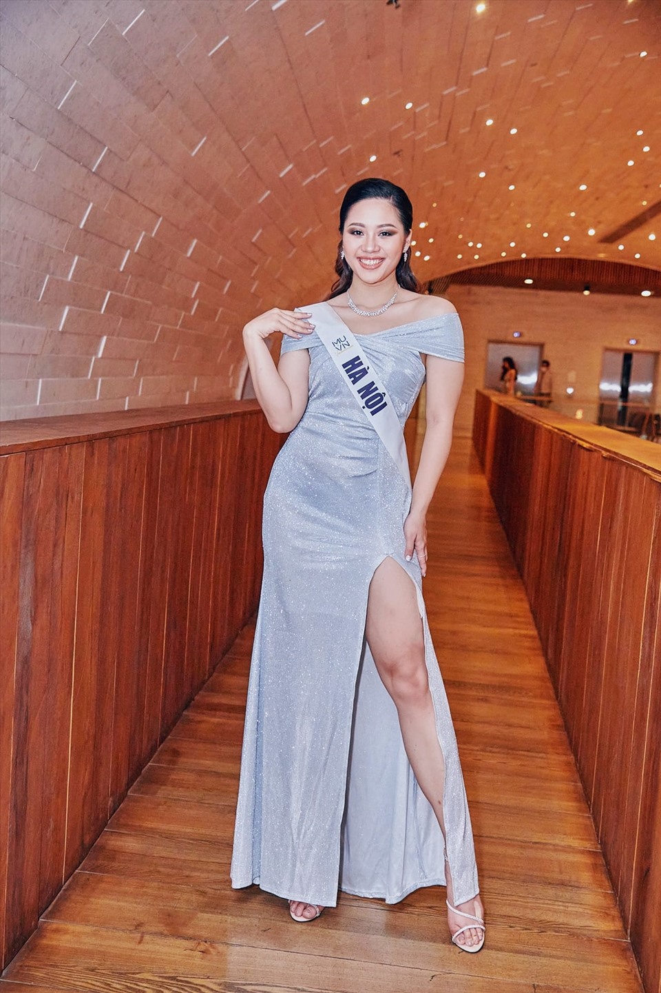 Thí sinh có vòng ba gần 100cm tại Hoa hậu Hoàn vũ Việt Nam 2022 - Ảnh 1