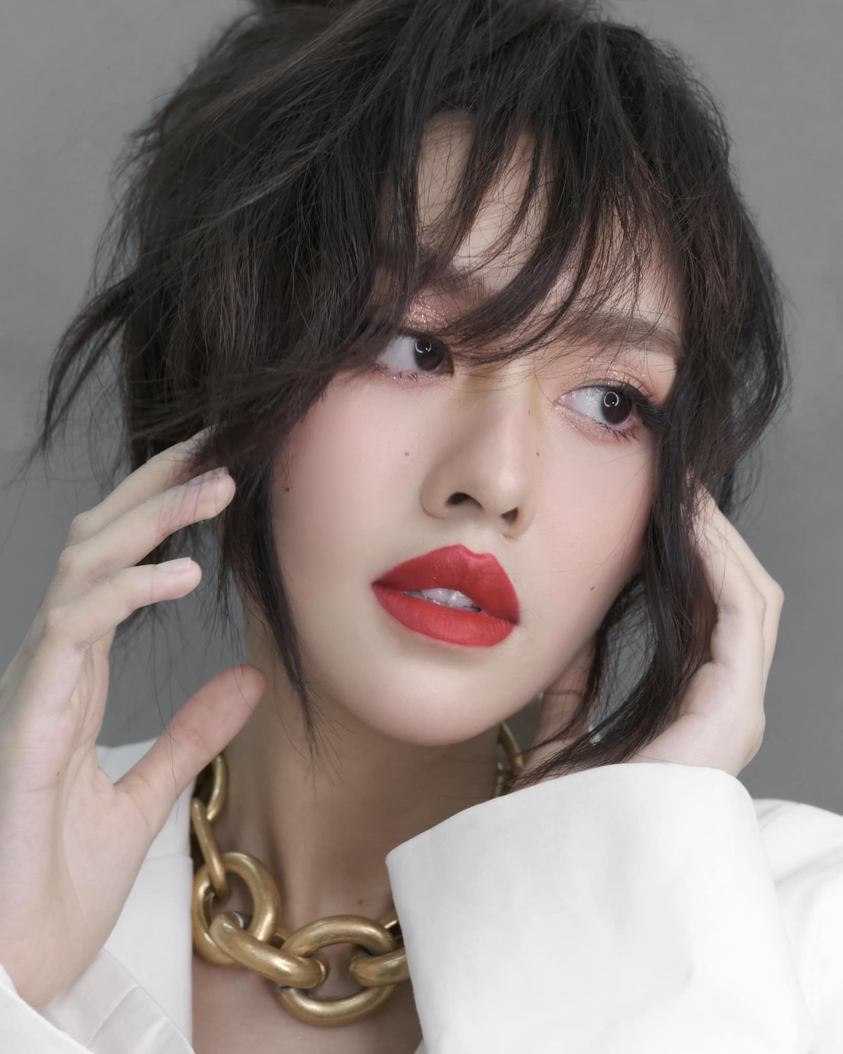 Loạt ảnh trong veo mừng tuổi mới của Á hậu Tường San khiến Miss Grand Thùy Tiên cảm thán không ngừng - Ảnh 1