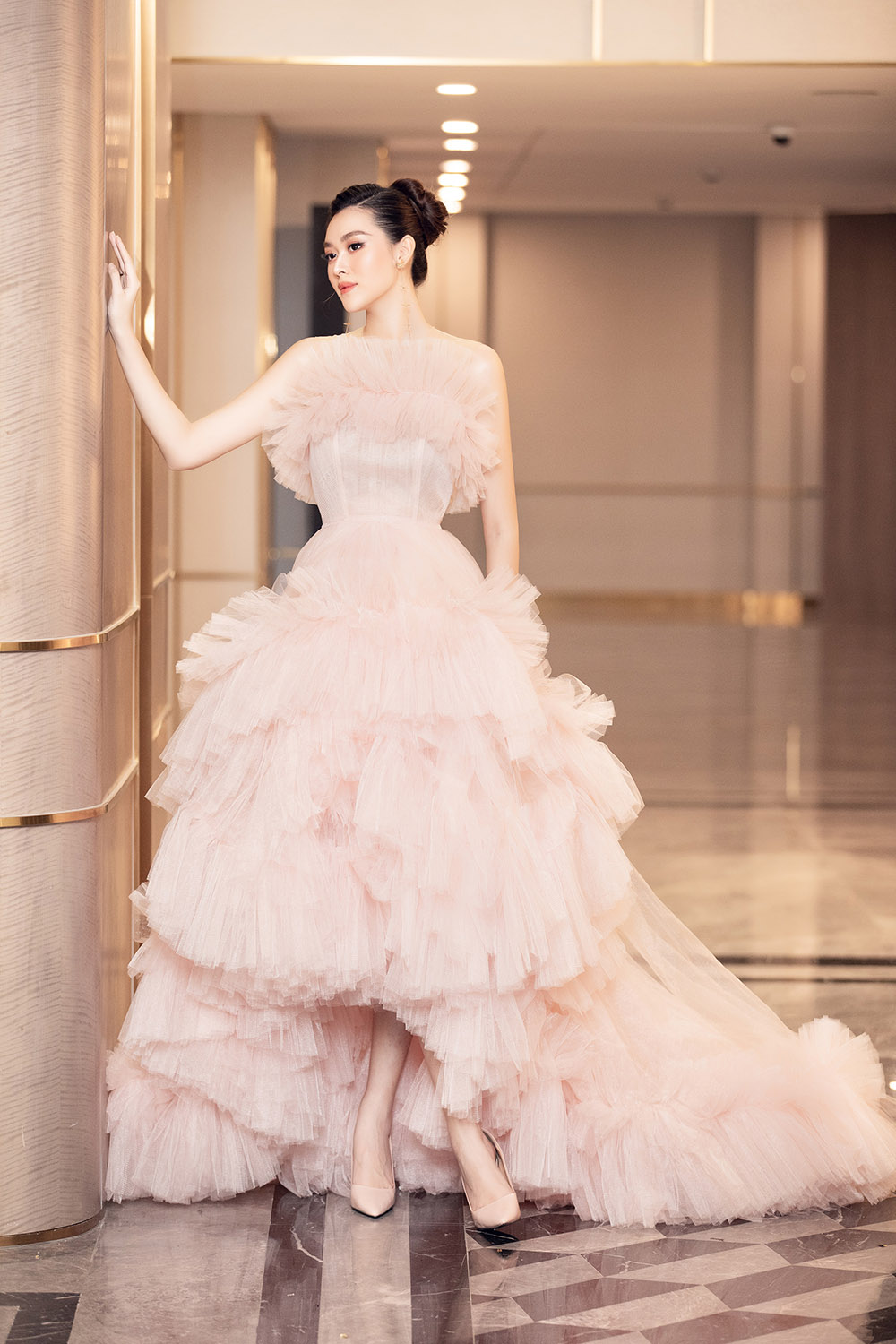 Loạt ảnh trong veo mừng tuổi mới của Á hậu Tường San khiến Miss Grand Thùy Tiên cảm thán không ngừng - Ảnh 1