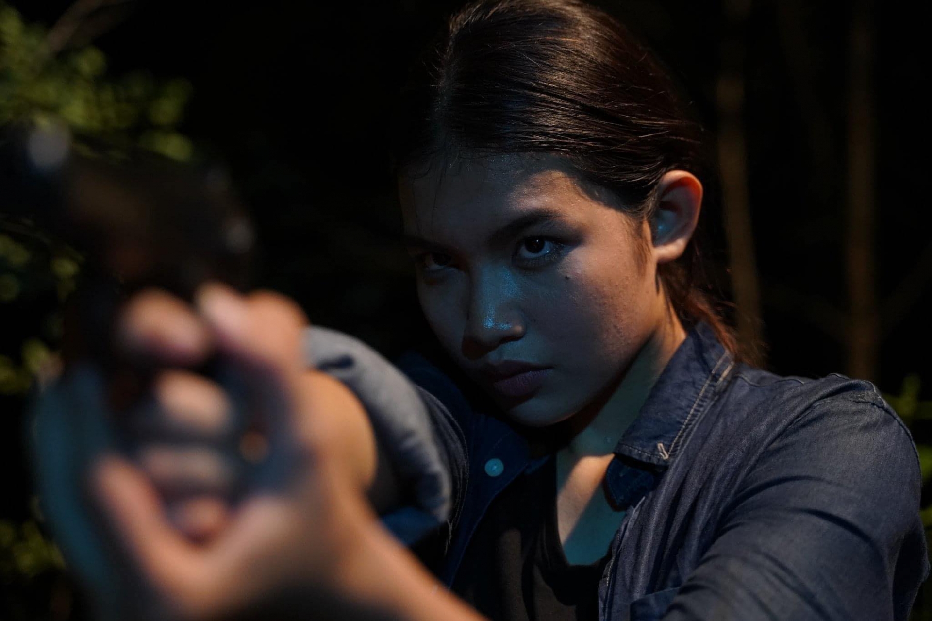 Nữ sinh 18 gây sốt khi vào vai trinh sát trẻ trong 