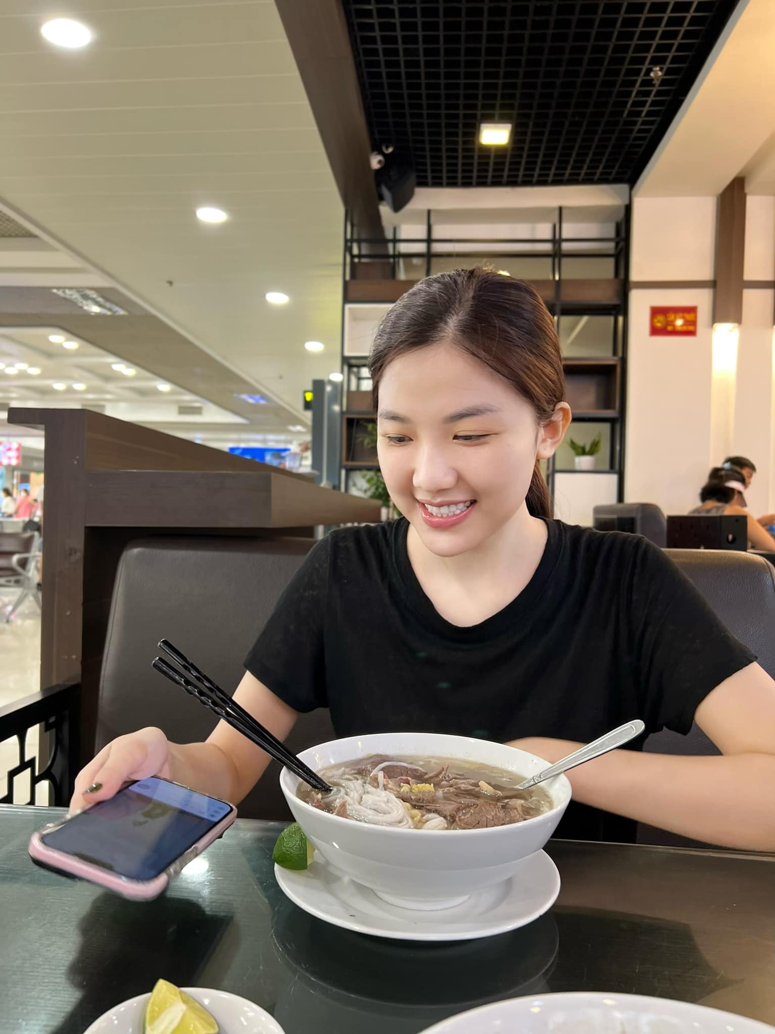 Ngắm gương mặt không son phấn của dàn sao nữ 