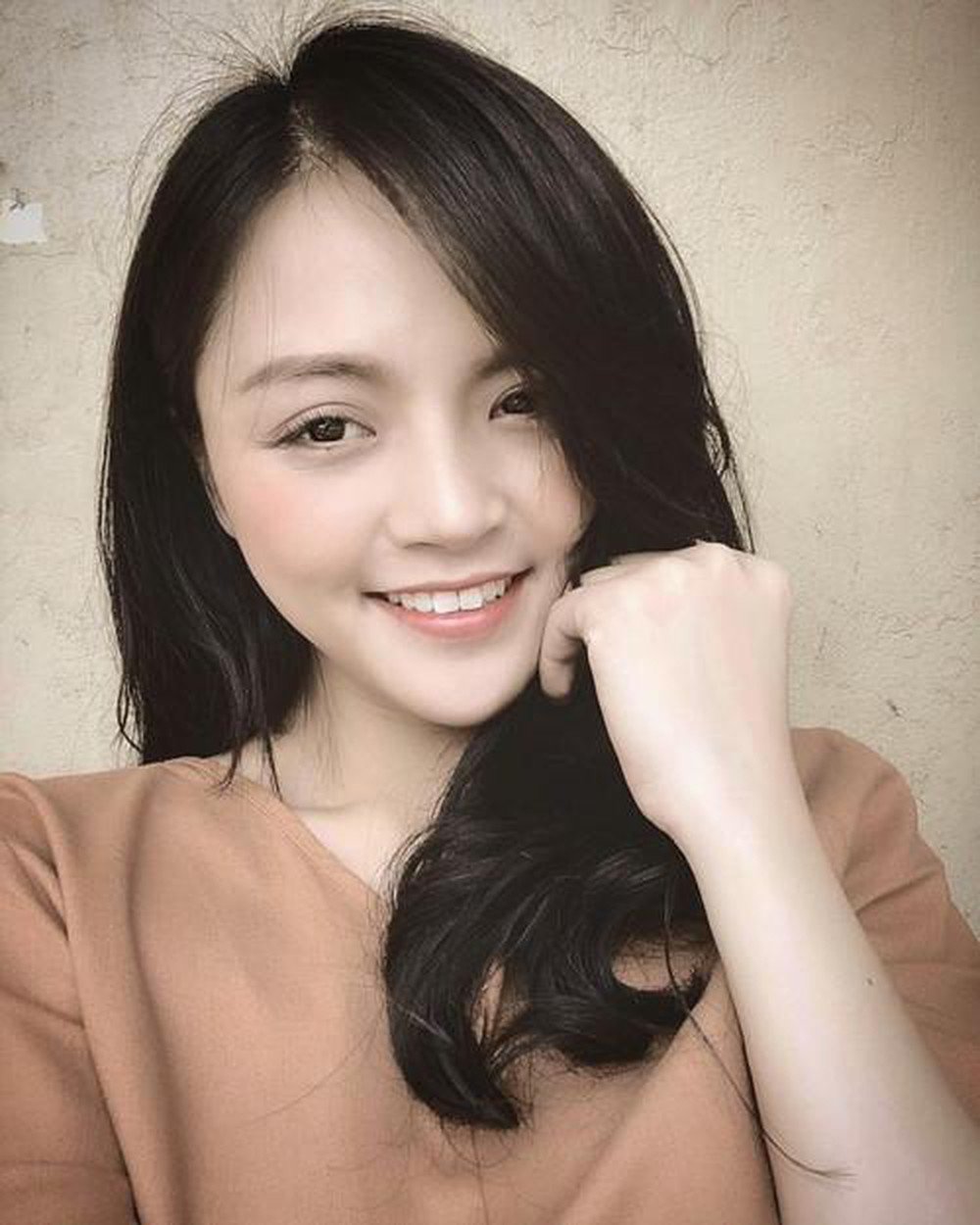 Ngắm gương mặt không son phấn của dàn sao nữ 