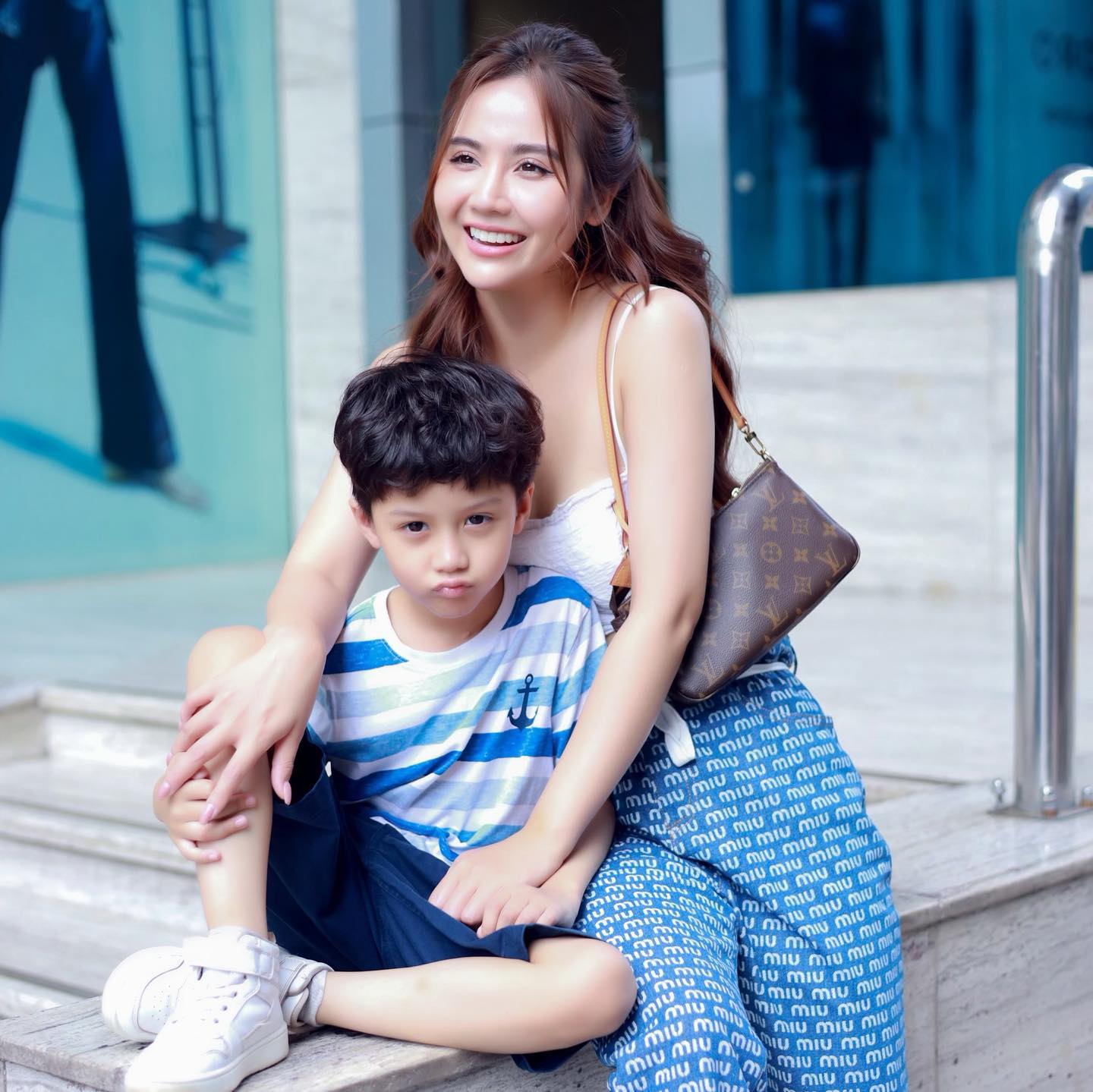 Huyền Lizzie dạy con - Ảnh 1