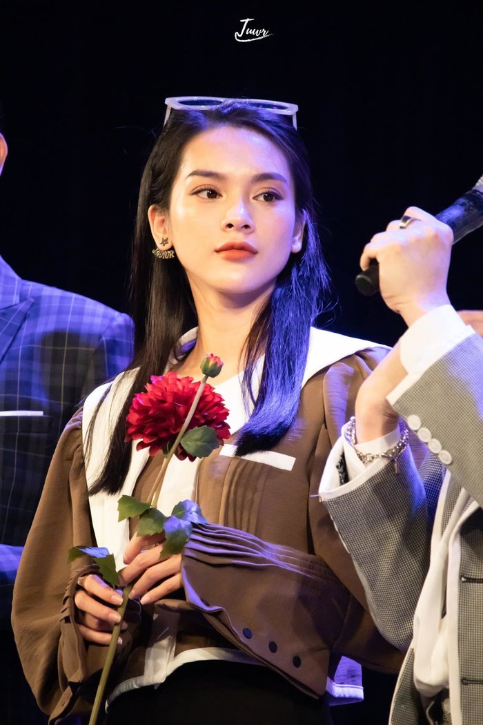 Nhan sắc trong veo của nữ chính mới gia nhập 