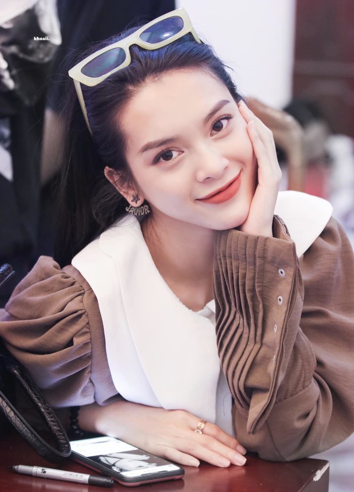 Nhan sắc trong veo của nữ chính mới gia nhập 