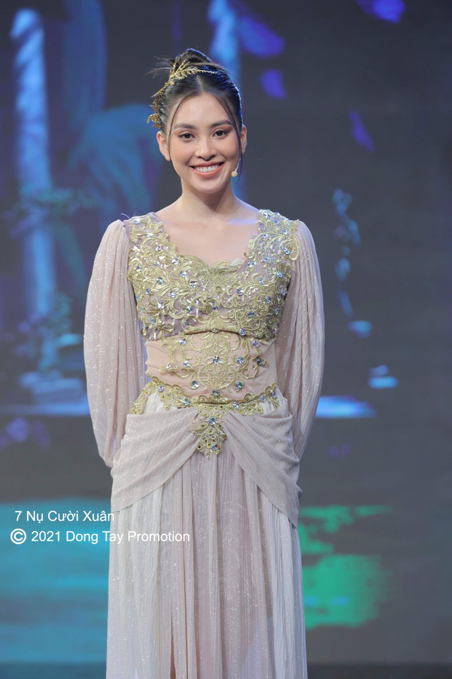 Hoa hậu Tiểu Vy: - Ảnh 2