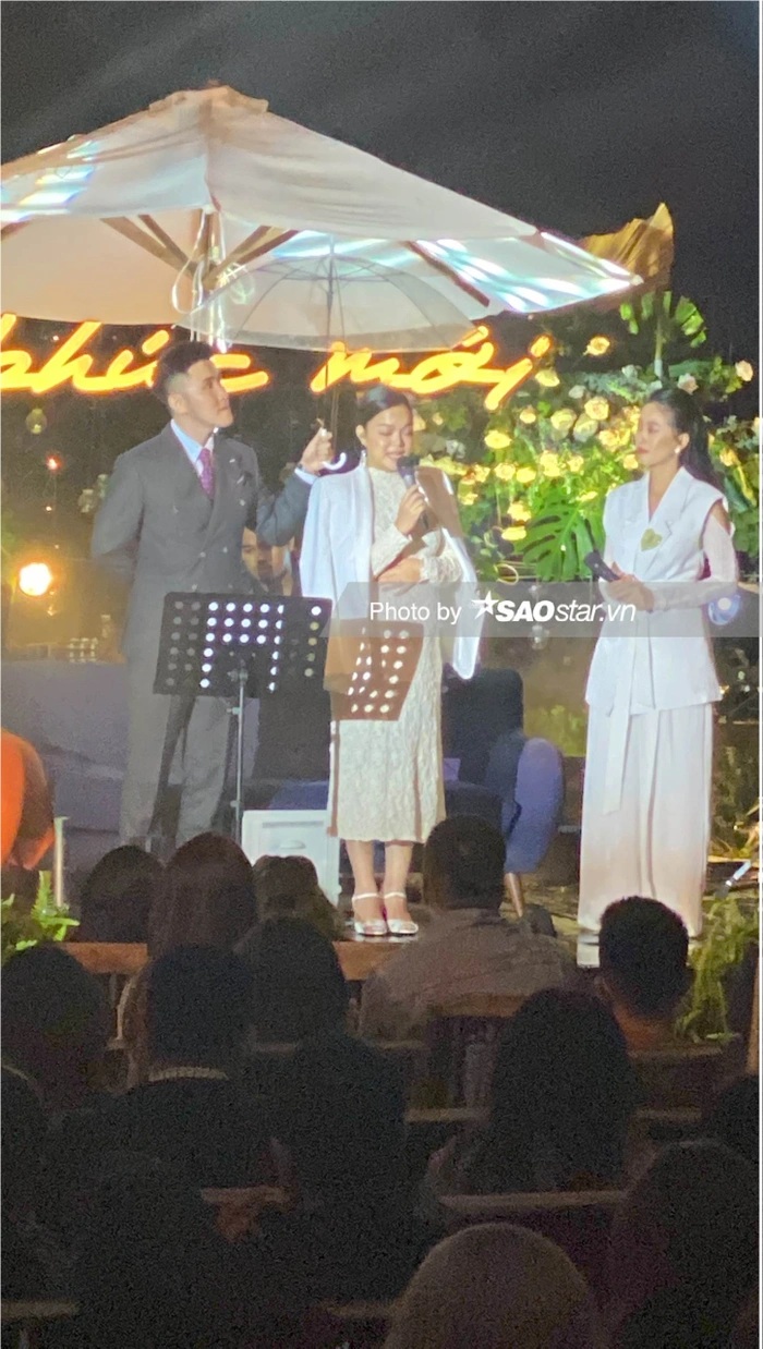 Phạm Quỳnh Anh chính thức lộ diện, công khai bụng bầu vượt mặt tháng cuối thai kì - Ảnh 1