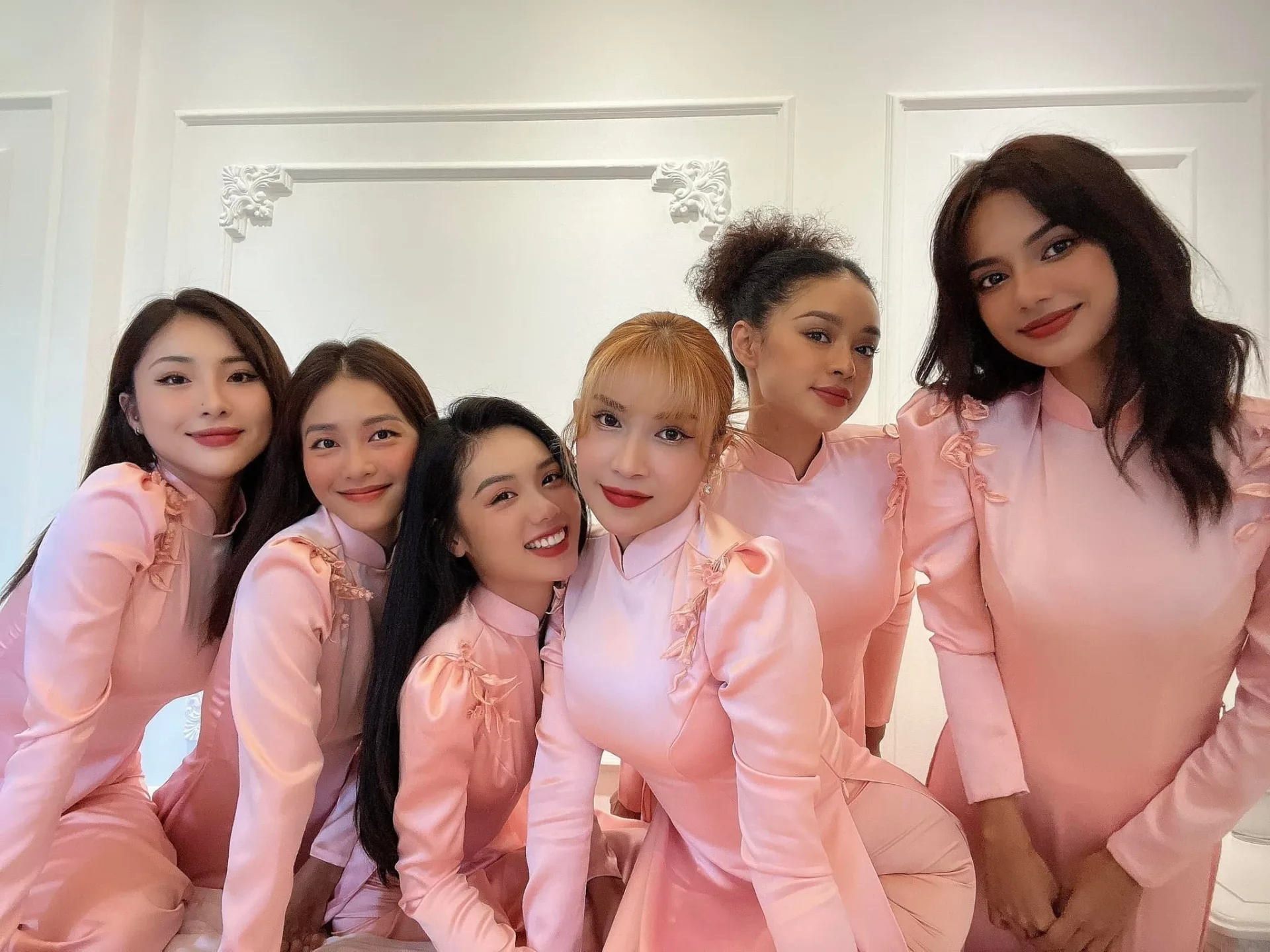 Minh Hằng làm đám hỏi với ông xã đại gia, dàn phù dâu chất lượng chiếm trọn spotlight - Ảnh 2