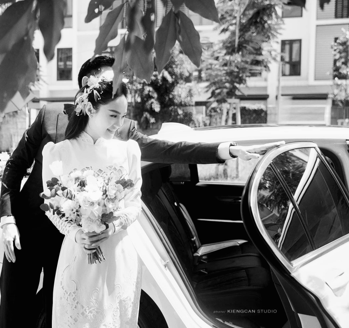 Khoảng khắc đám hỏi của Minh Hằng: Chàng rể U50 ôm lấy mẹ vợ đầy tình cảm - Ảnh 6