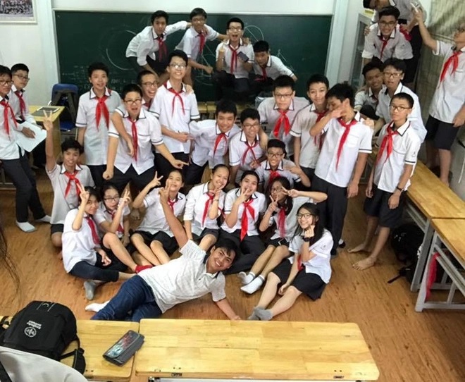 Võ Quốc Bá Cẩn là ai? Thầy chủ nhiệm của lớp có 100% học sinh đỗ vào lớp 10 chuyên - Ảnh 4