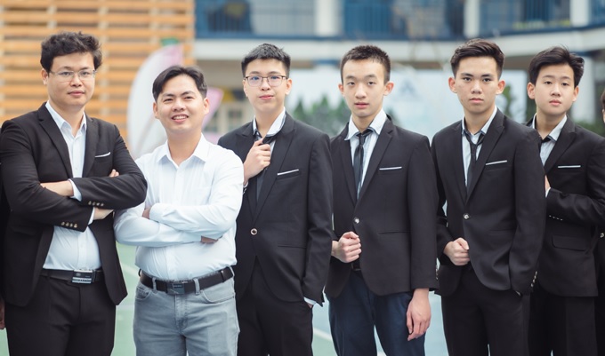 Võ Quốc Bá Cẩn là ai? Thầy chủ nhiệm của lớp có 100% học sinh đỗ vào lớp 10 chuyên - Ảnh 5