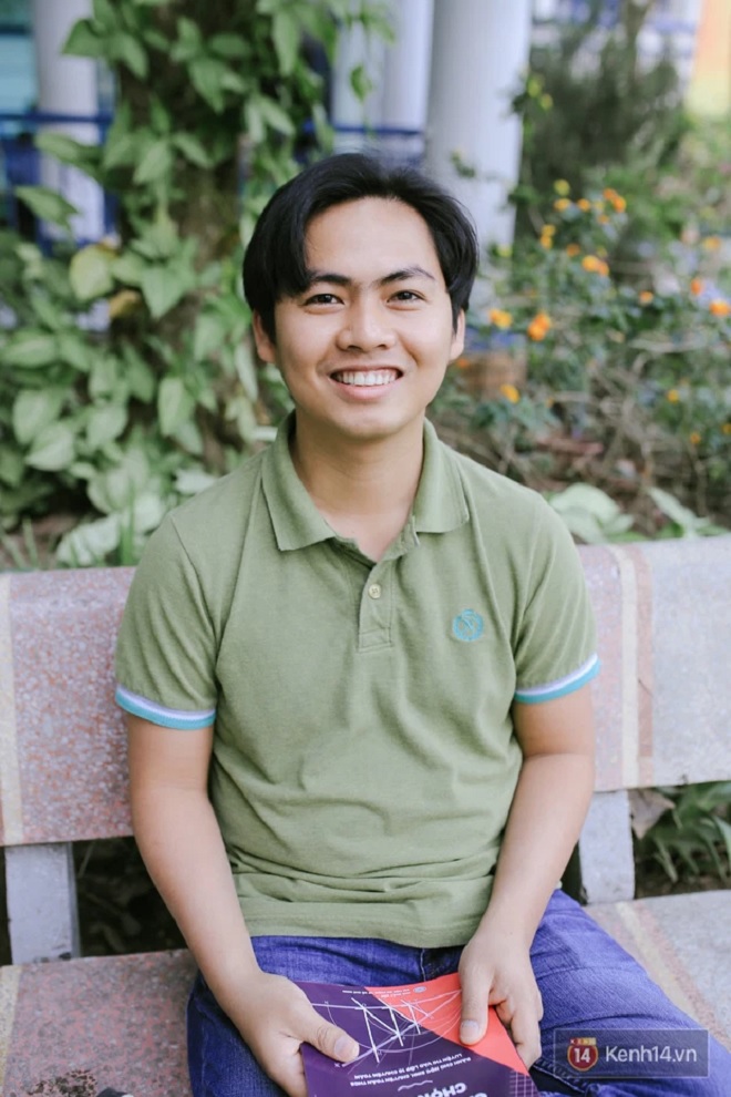 Võ Quốc Bá Cẩn là ai? Thầy chủ nhiệm của lớp có 100% học sinh đỗ vào lớp 10 chuyên - Ảnh 6