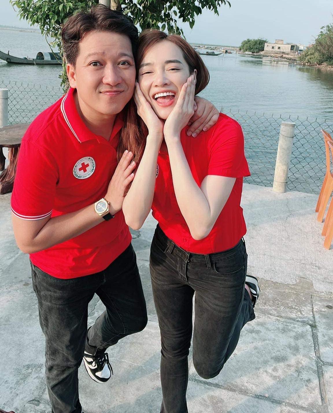 Nhã Phương đăng ảnh thắm thiết, hậu ồn ào Trường Giang thân thiết với đồng nghiệp nữ - Ảnh 1