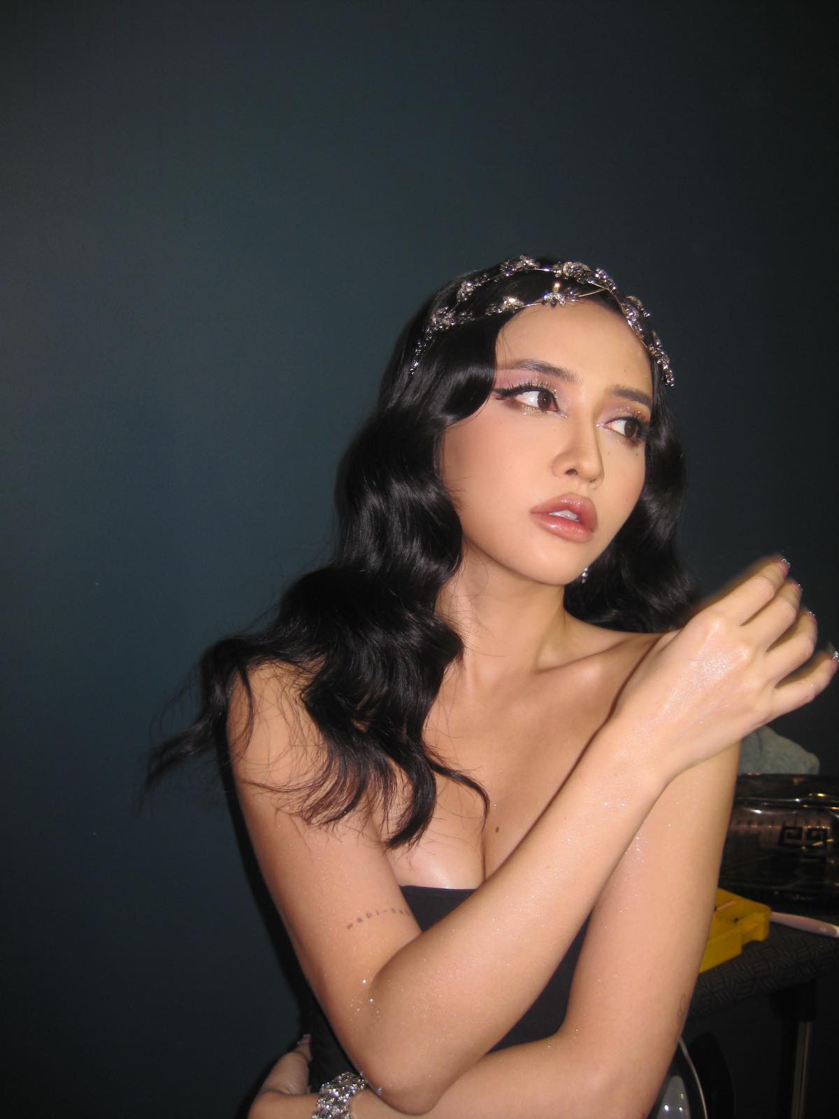 Bích Phương khoe ảnh chụp mua 750k ở chợ đồ cũ, thành quả được khen giống nữ hoàng Cleopatra - Ảnh 3