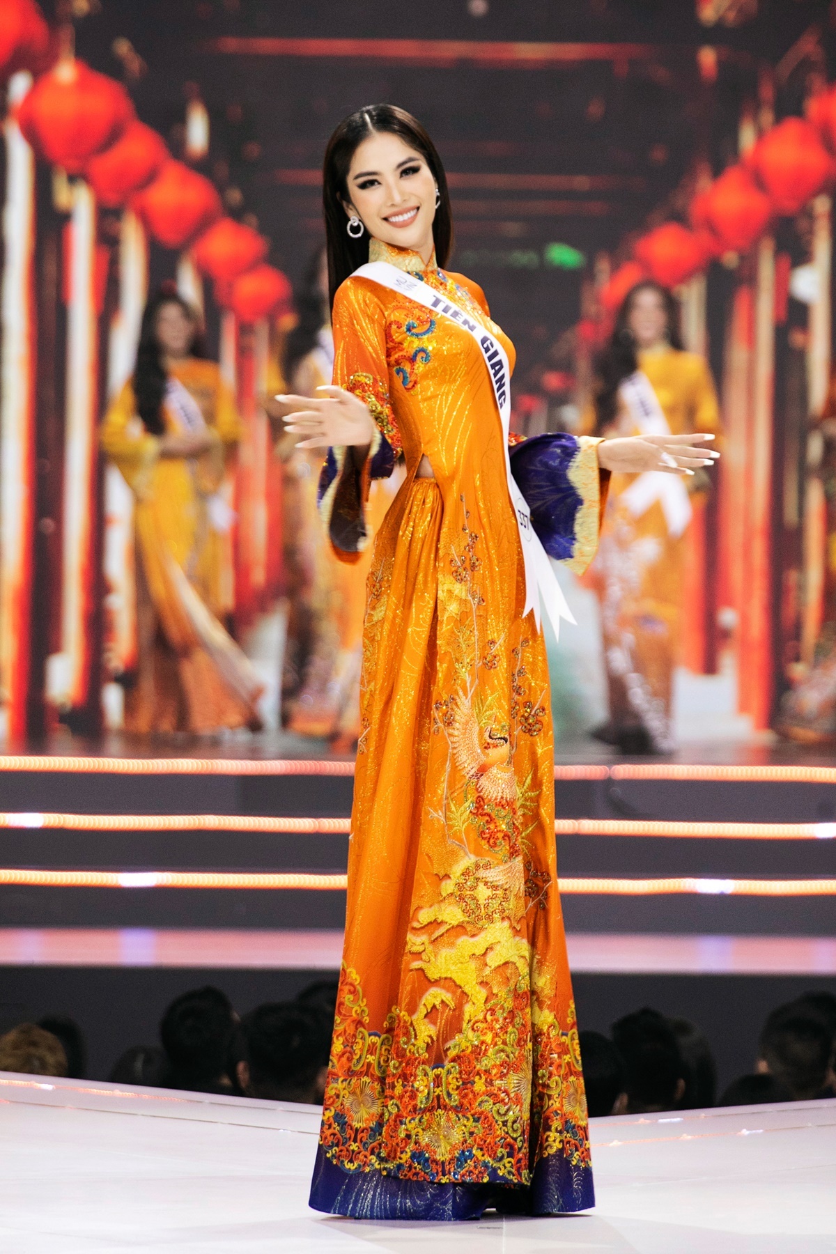 Lệ Nam là ai? Ứng cử viên cho ngôi vị Hoa hậu Hoàn vũ Việt Nam 2022, chị gái song sinh của Nam Em - Ảnh 1